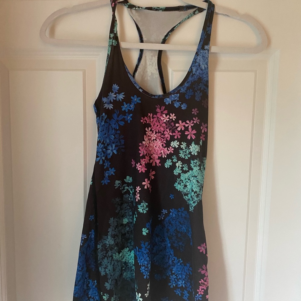 LULUlemon floral tank!